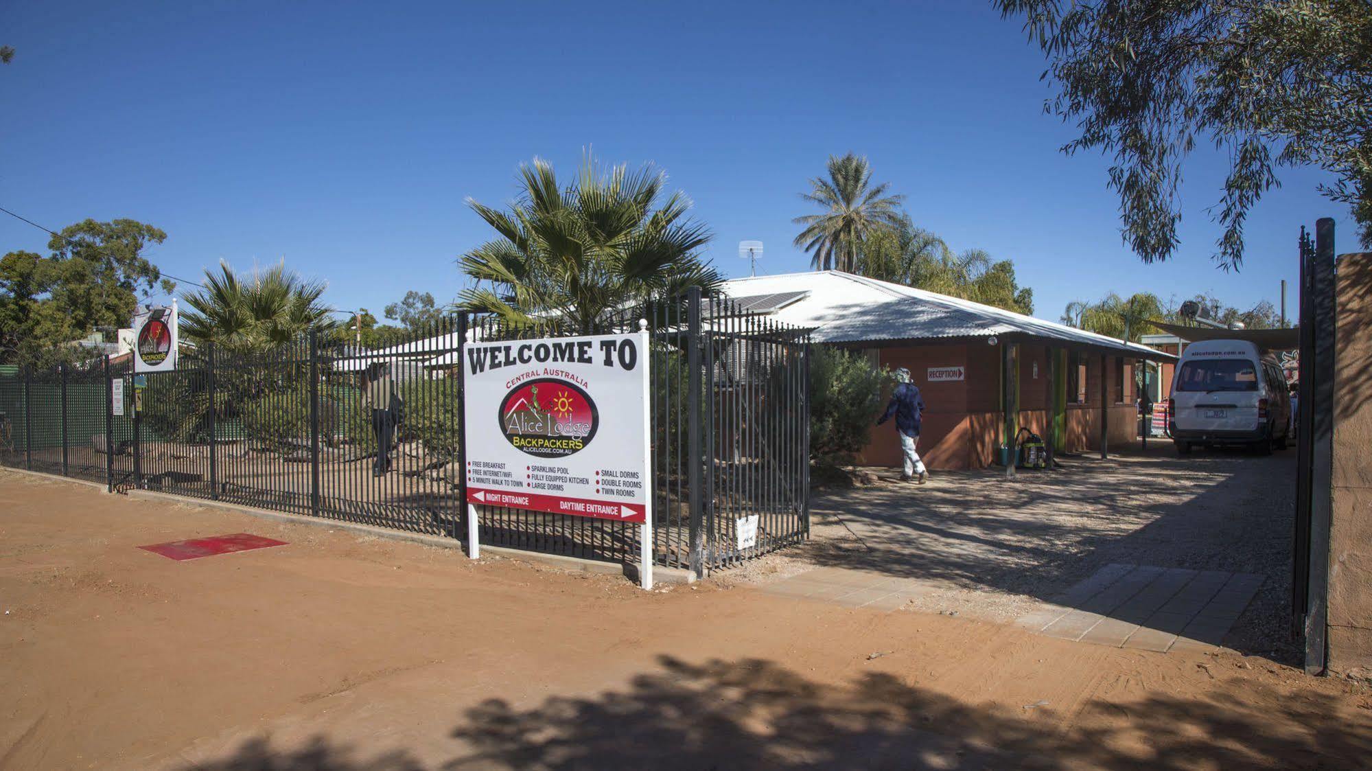 Alice Lodge Alice Springs Bagian luar foto